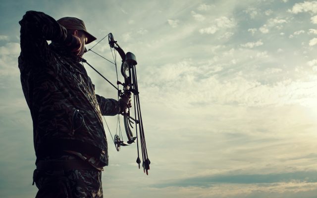 Iowa’s Archery Deer Hunting Season Begins Saturday