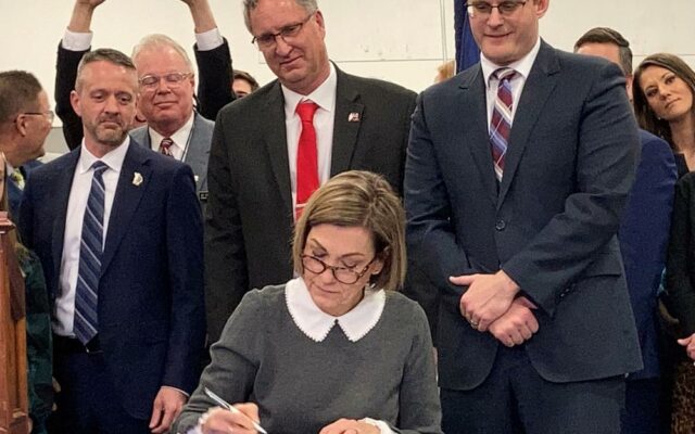 Flat Tax Bill Signed Into Law in Iowa