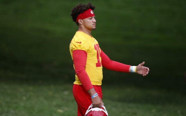 Chiefs Hold First Full-Squad Workout With Jobs to be Won